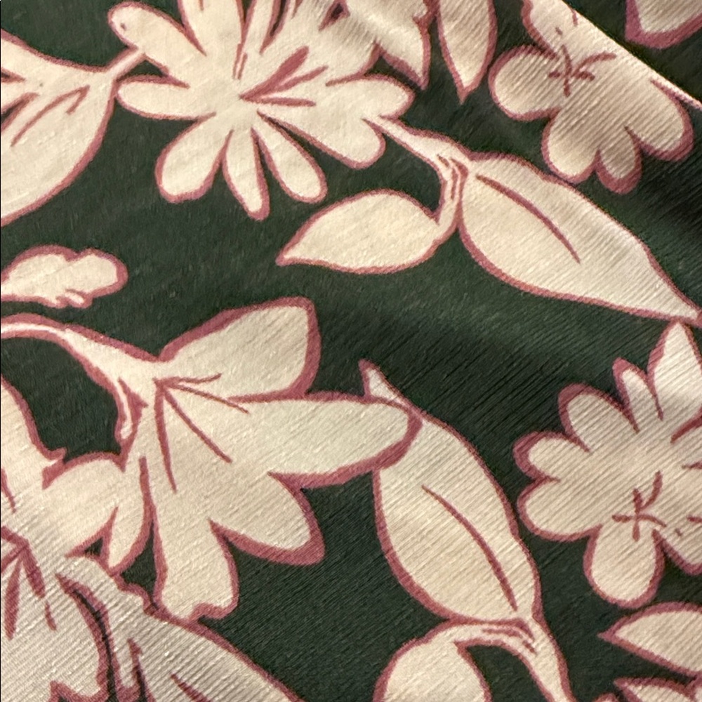 Dear Scarlett Olive and Floral Blouse NWT - Picture 4 of 5